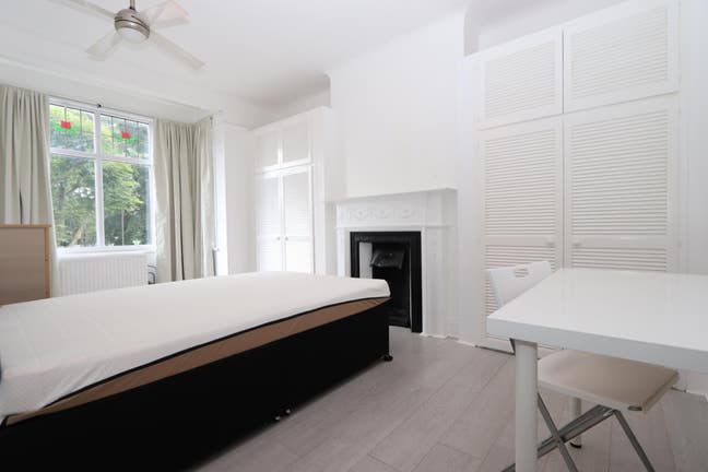 Cozy Room Between Caledonia and Holloway Road Stat Main Photo