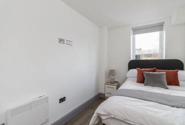 *Central Cannock Flatshare Near Train Station* Main Photo