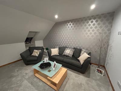King size Room/Separate living Area Main Photo