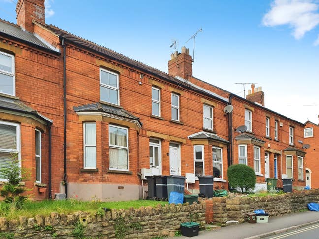 Yeovil Hospital - Top Floor Double Room Main Photo