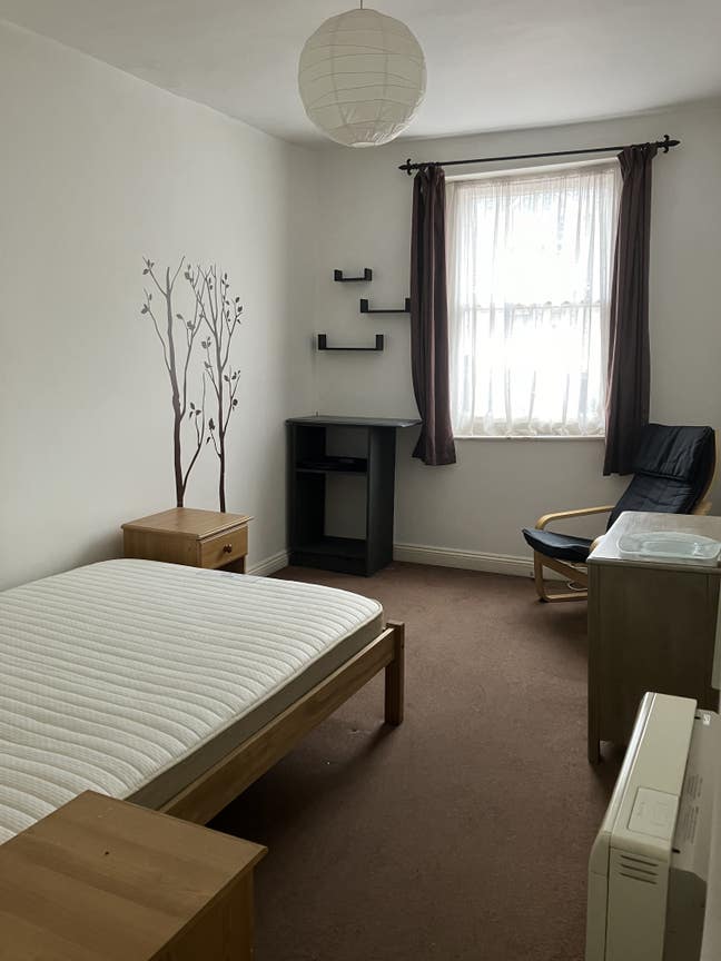 Double Bed Room with Ensuite Main Photo