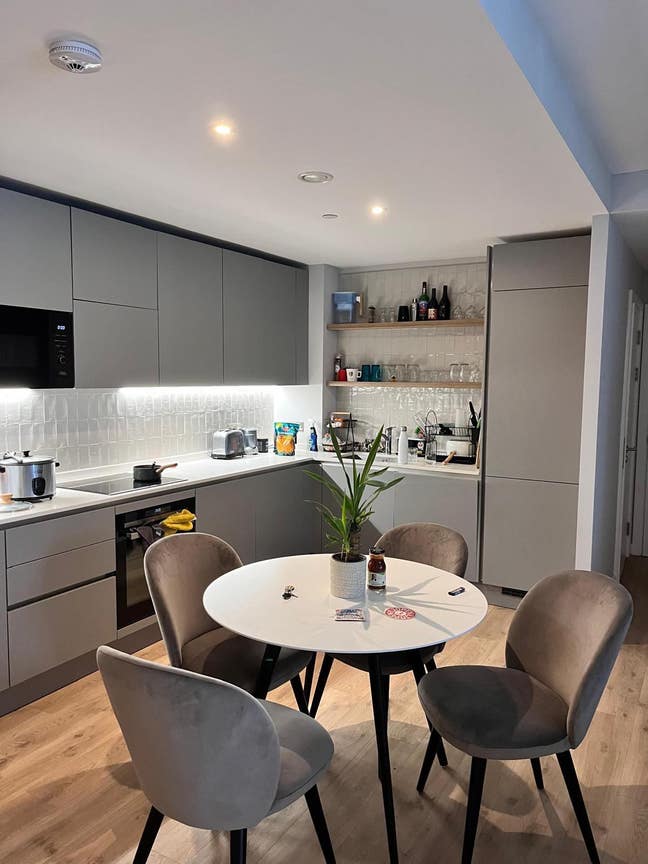 Double Room - East Village - Short term let Main Photo