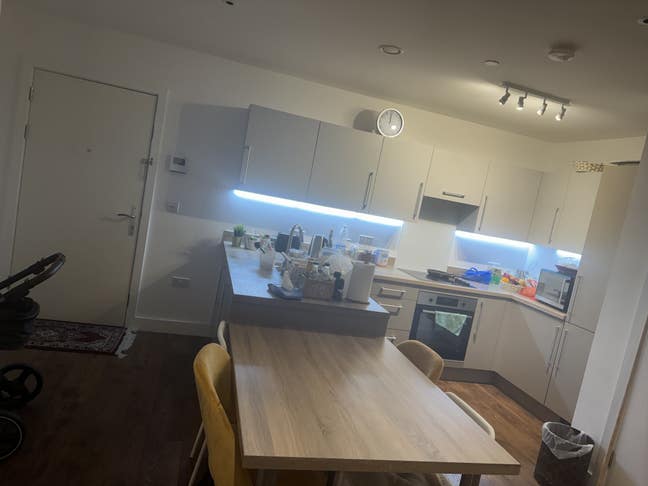 2 Bed Flat / 1 double bed with attached bath  Main Photo