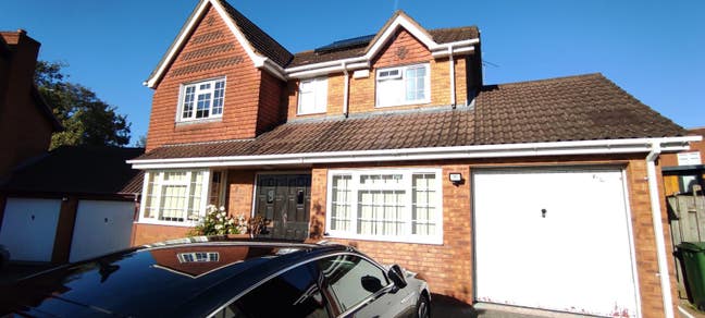 Large bedroom to MK train station  Main Photo