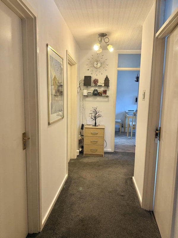 5 Minutes Walk to Stratford Station Main Photo