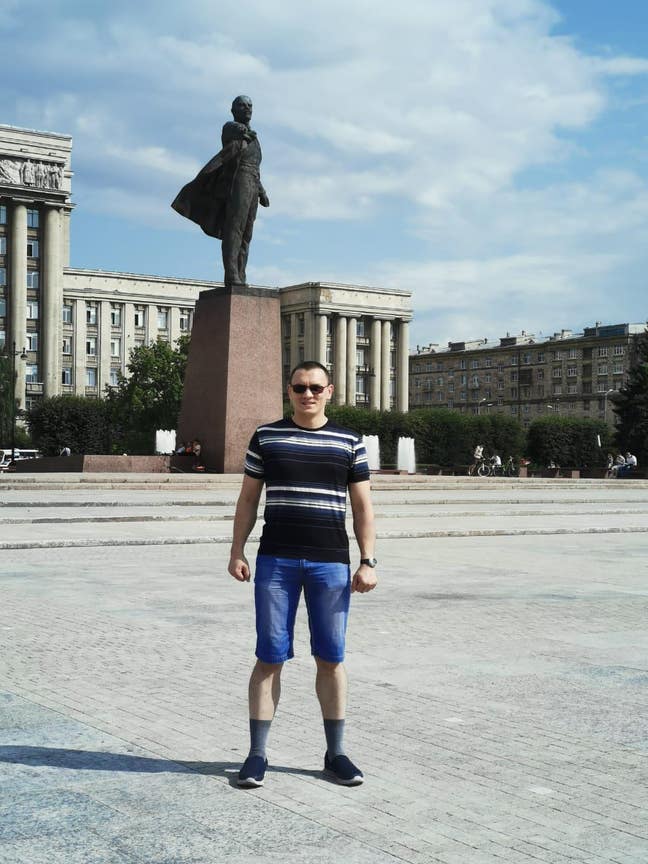 Looking for a room Main Photo