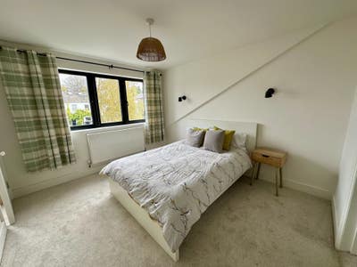 Large Double Bedroom with en-suite Main Photo