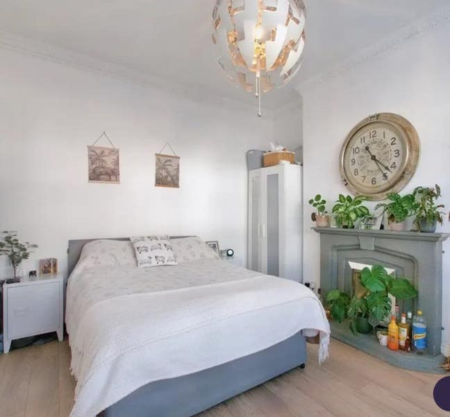 Large double room in family home Main Photo