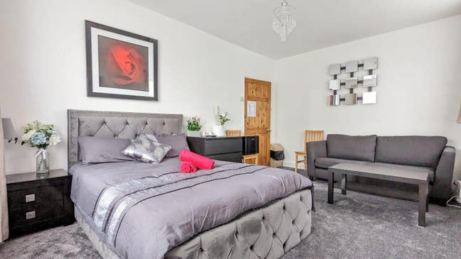 Large Room For Couple  Main Photo