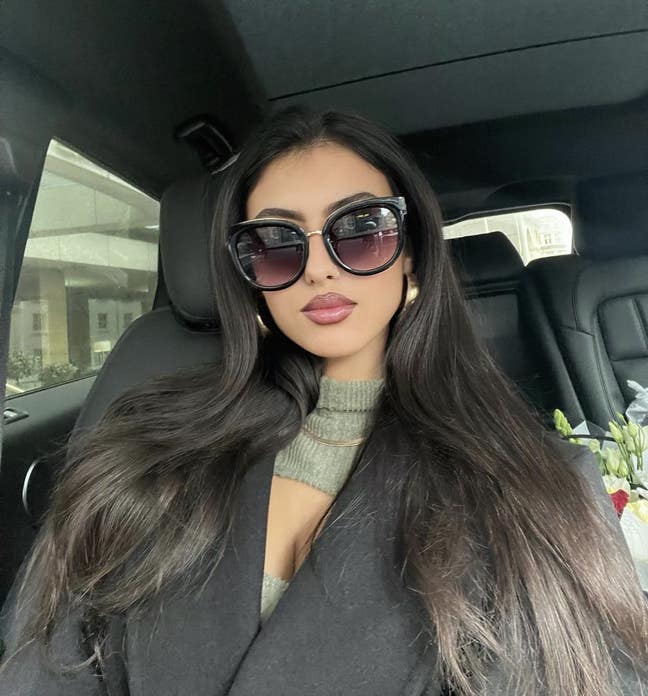 Friendly Female Professional Seeking Roomshare 🌹 Main Photo