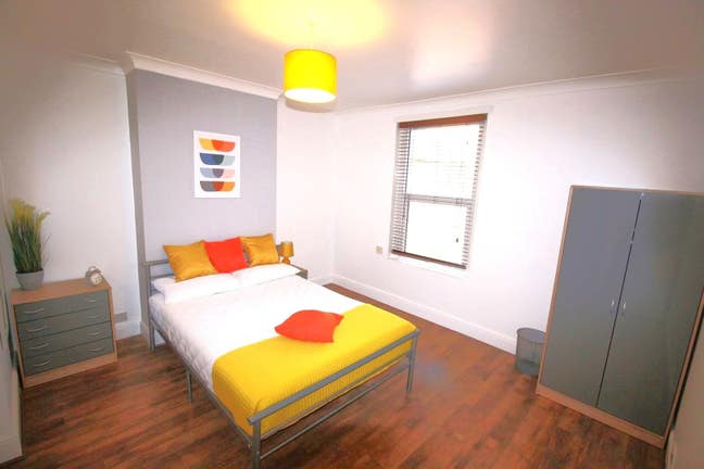 Bright & Modern Double Room £50 OFF ON 1ST MONTH  Main Photo