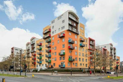 3 Stunning Rooms with Openspace in North Greenwich Main Photo