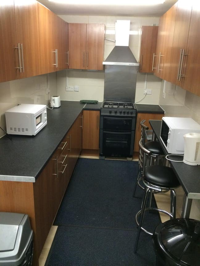 Ensuite Double  Room  Fully  Furnished  in  Hayes  Main Photo