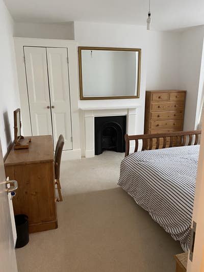1 Large Double bedroom Main Photo