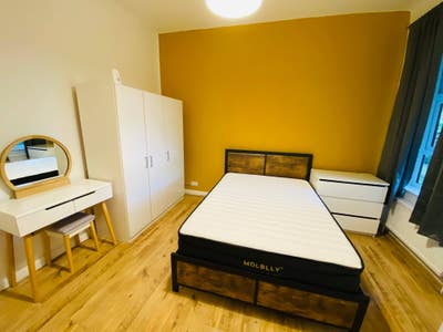 Lovely  Double Room for One Person Next to Station Main Photo