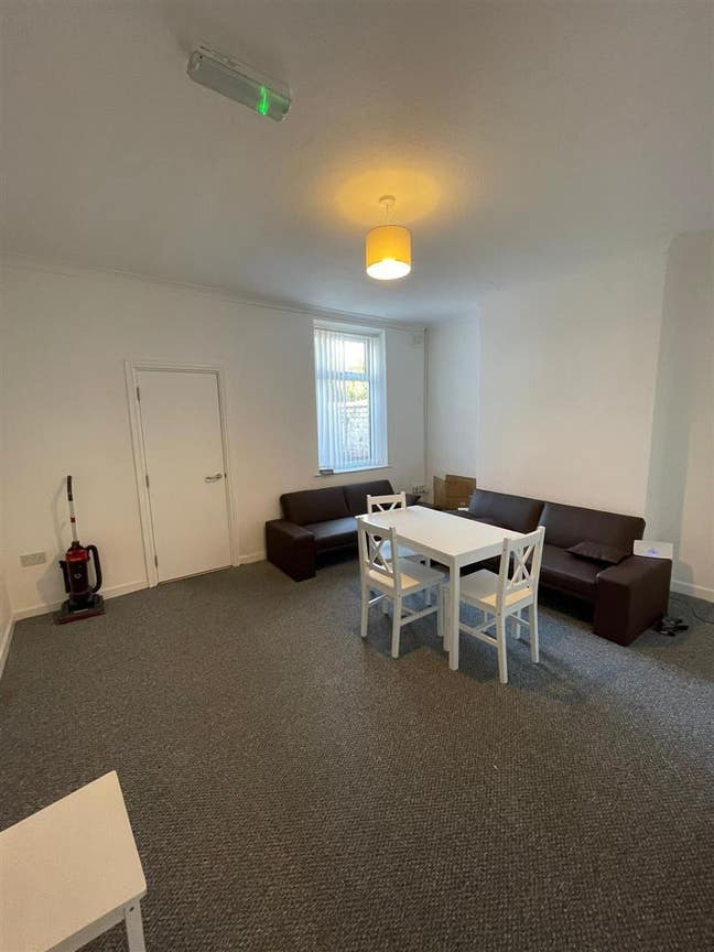 Rooms to Let in a Hmo in the Area of Burnley!! Main Photo