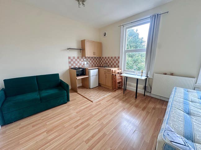 Studio flat in the heart of Shepherd’s Bush, W12 Main Photo