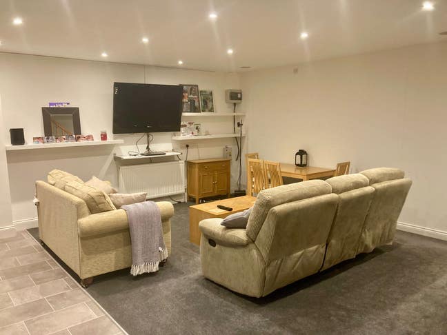 Lovely spacious 1 bed annex  Main Photo