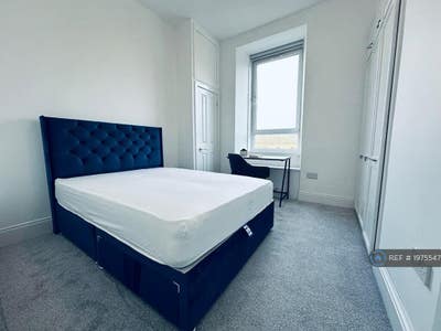 2 bed westend flat Main Photo