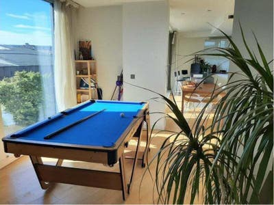 Modern Ensuite Double Room in King's Cross Main Photo