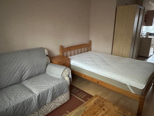 Studio * Rent including council tax * Main Photo