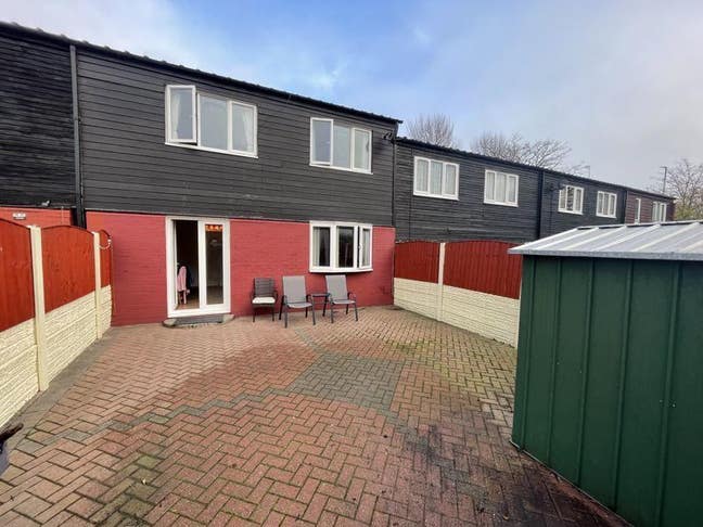 Three bed house landlord rent directly, NO agent Main Photo