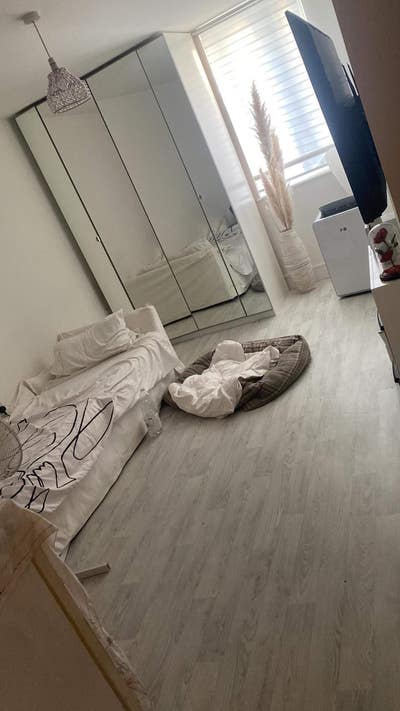 Large double in Greenwich full time or Mon - Fri Main Photo