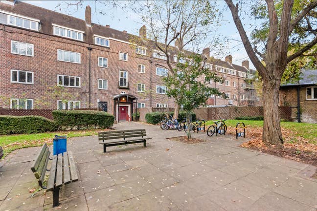 Double Room in Earlsfield - Close to Station Main Photo