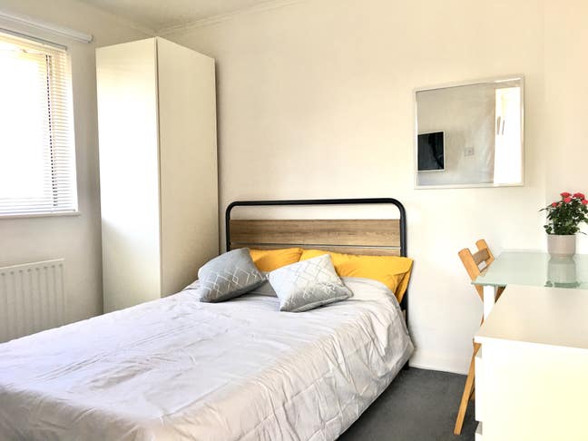 Lovely Light & Airy Double Room, Cleaner Inc Main Photo