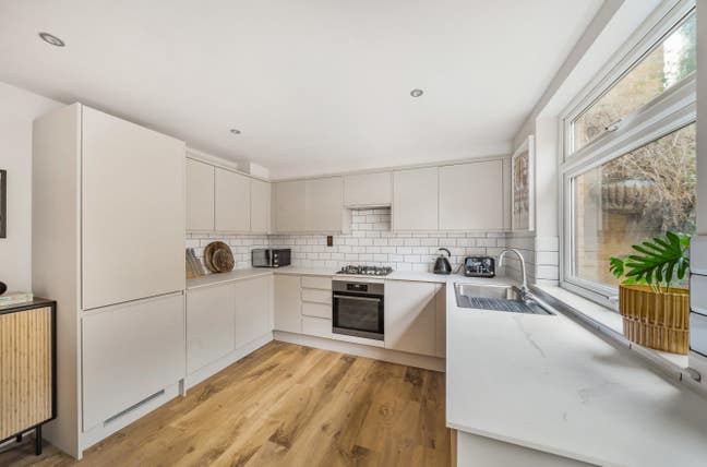 Great Double Room near Kings Cross Station Main Photo