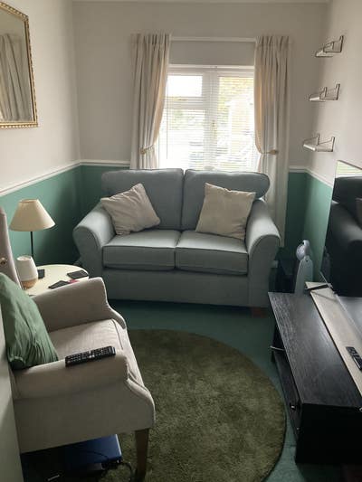 Self contained bed, sitting room & Kitchenette Main Photo