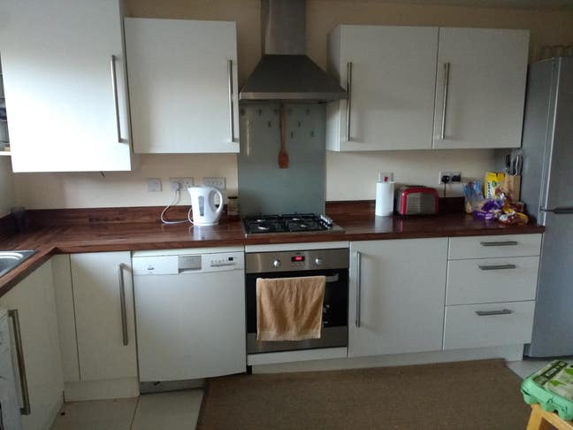 Single Room Near AztecWest n Rolls Royce, Airbus.  Main Photo