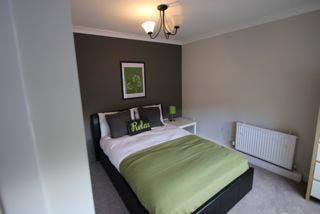 Smart Double Room - Close to Town Main Photo