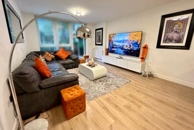 Modern 1 bedroom with private terrace Main Photo