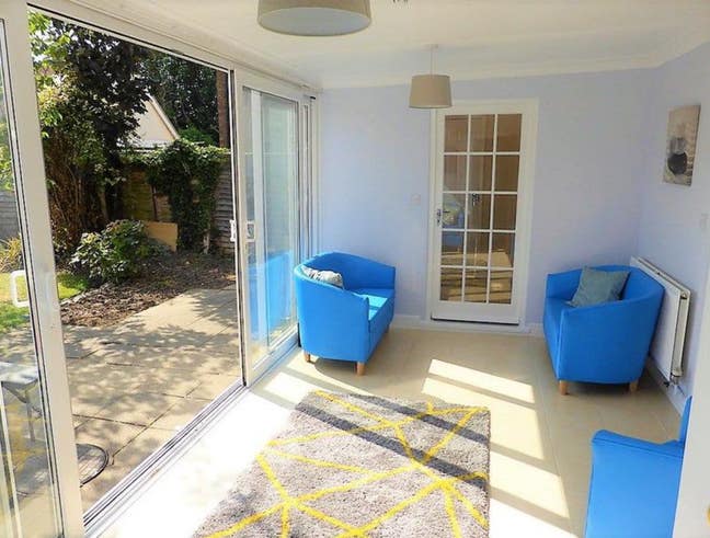 T/centre Location:Keep your &pound;&pound; - No Deposit Option Main Photo
