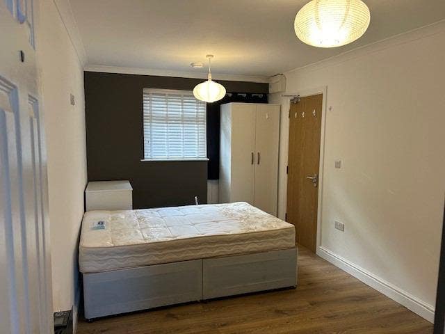 Private Room with Own En-Suite Main Photo