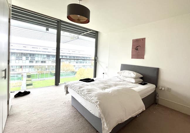 En-suite room in Highbury Square Main Photo
