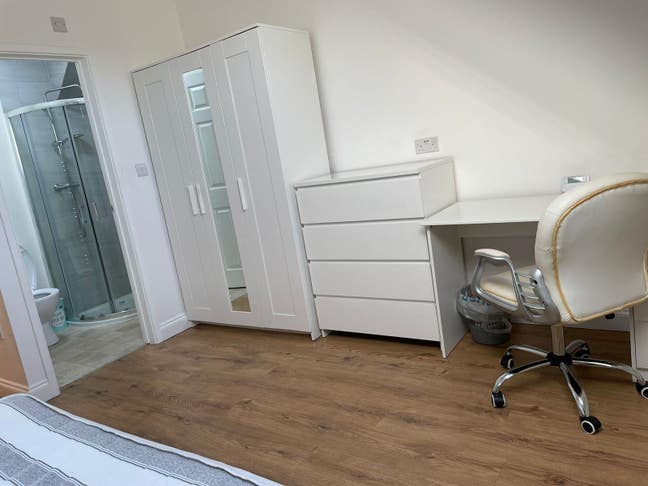 Modern, new & spacious studio loft for a couple Main Photo