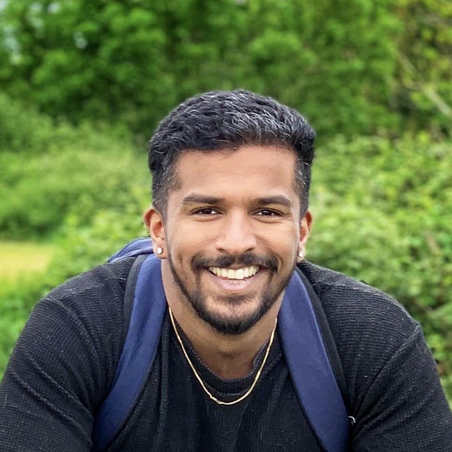 I am a professional male aged 30. I am lookin... Main Photo