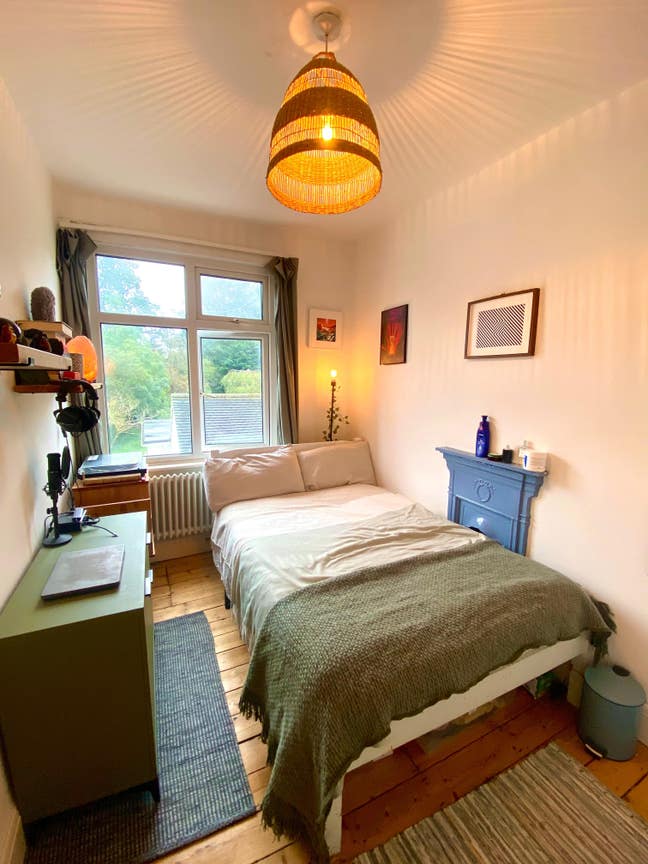 4 Beds 3 Bathrooms House  Main Photo