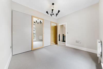 Lovely double room in a modern house in Clapton! Main Photo