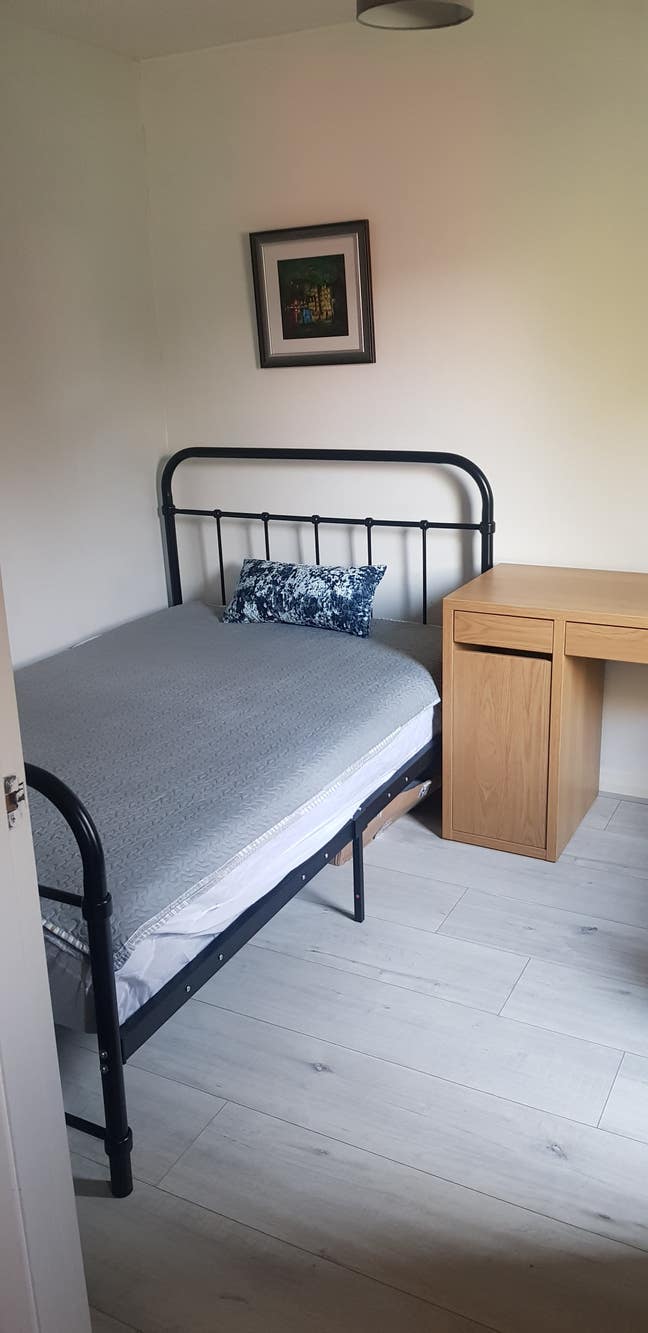 Small double room  Main Photo
