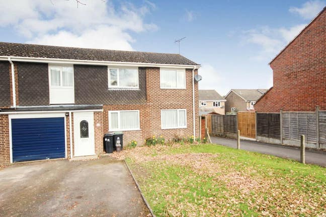 Rooms to let in Alderholt Main Photo