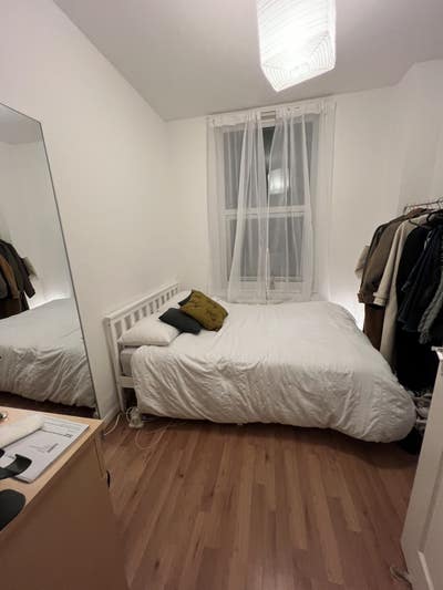 Cute double bedroom in a 2 bed flat. Female preferred!
 Main Photo