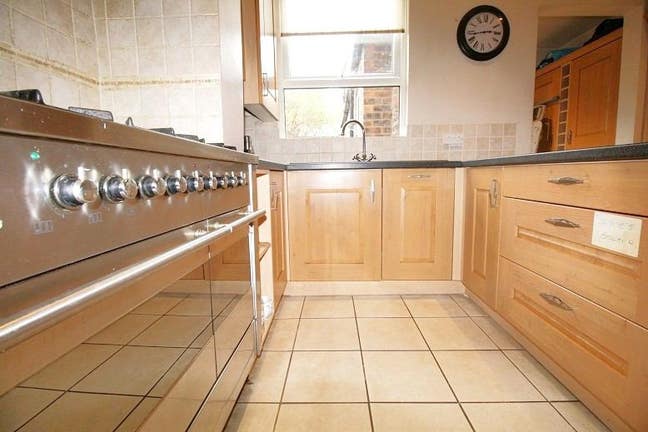 Modern Double Rooms -50% off on 1st Month rent ! Main Photo
