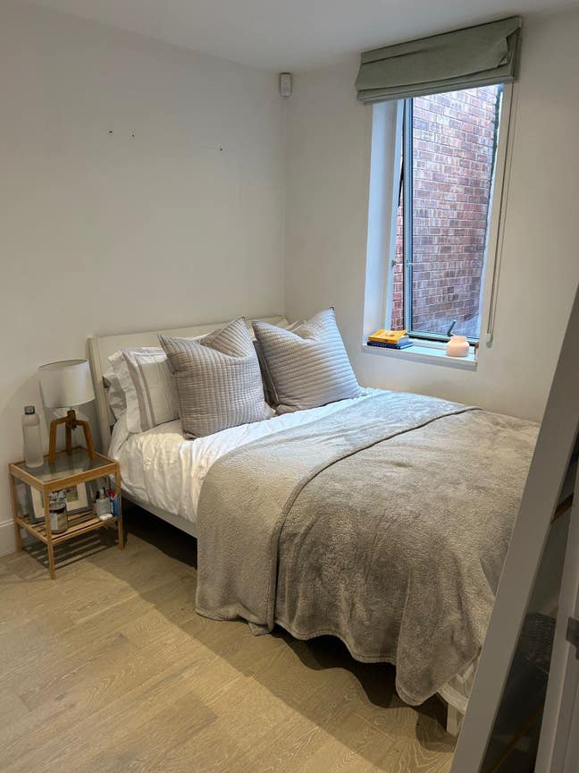 Double room in Fulham  Main Photo