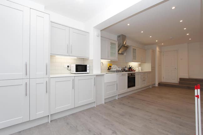 Luxurious Double Room in Imperial Wharf Fulham  Main Photo