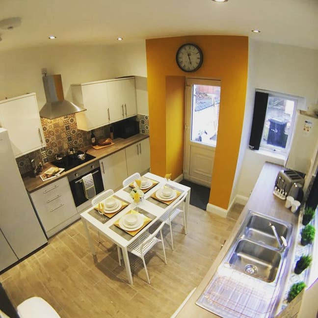 5 bed all ensuite shared house close to Crewe stn Main Photo