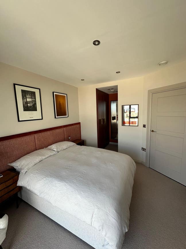 Penthouse Double Room in Stylish Renovated Flat Main Photo