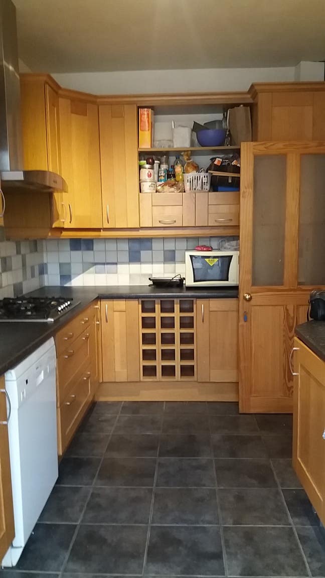 Double room available in B14 close to High st Main Photo